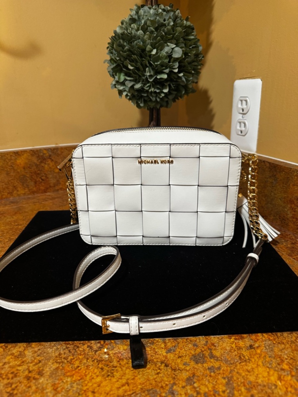 Michael Kors Jet Set Woven Bag NWOT - Picture 4 of 4